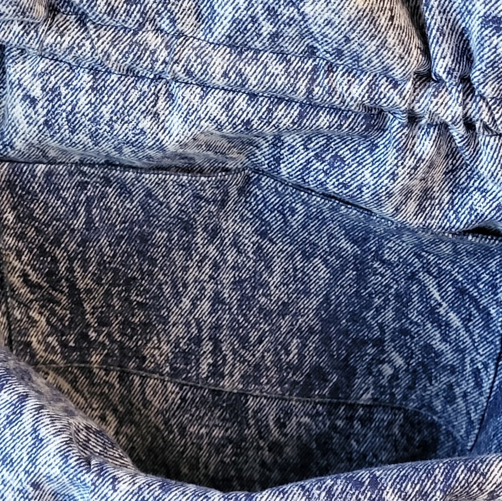 1970s Denim Appliqued Shoulder Bag With Wooden Dowels - Picture 8 of 8